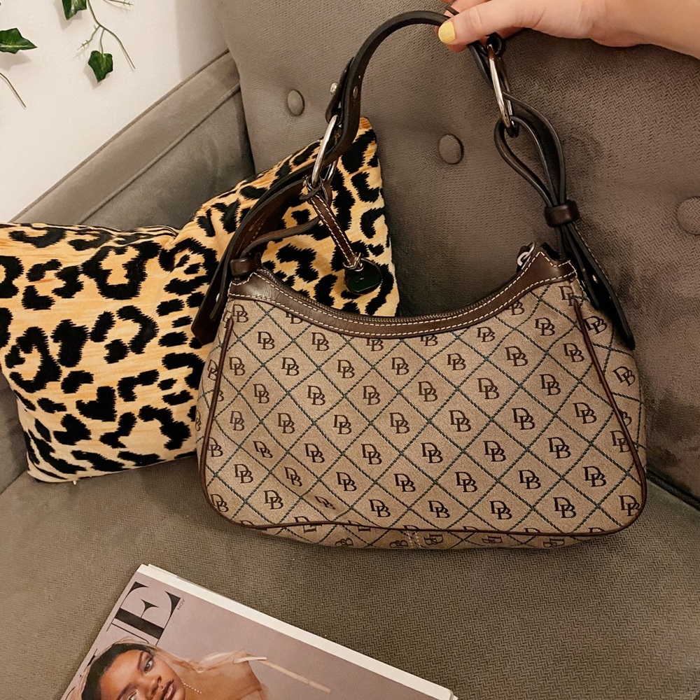 SOLD Vintage Dooney and Bourke shoulder bag - Picture 1 of 12